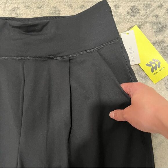 NWT All in Motion Black Loose Fit Mid-Rise Practice Pants Size Small - Picture 6 of 10